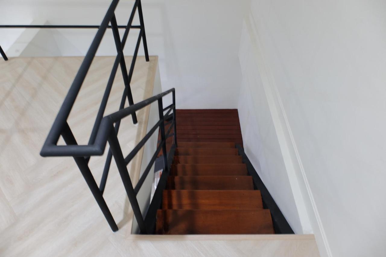 Baan Khun Pra Duplex Rm3 Bangkok Daire Dış mekan fotoğraf