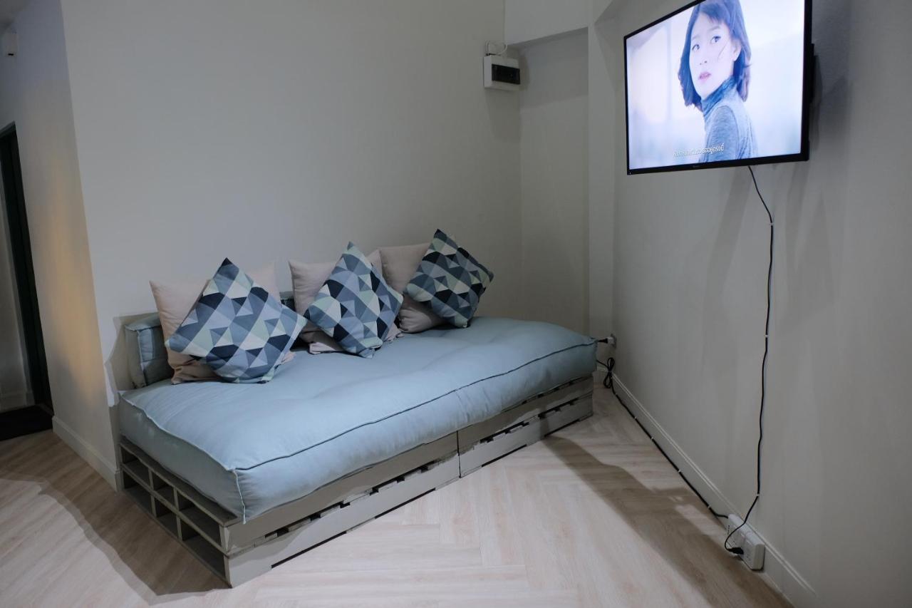 Baan Khun Pra Duplex Rm3 Bangkok Daire Dış mekan fotoğraf