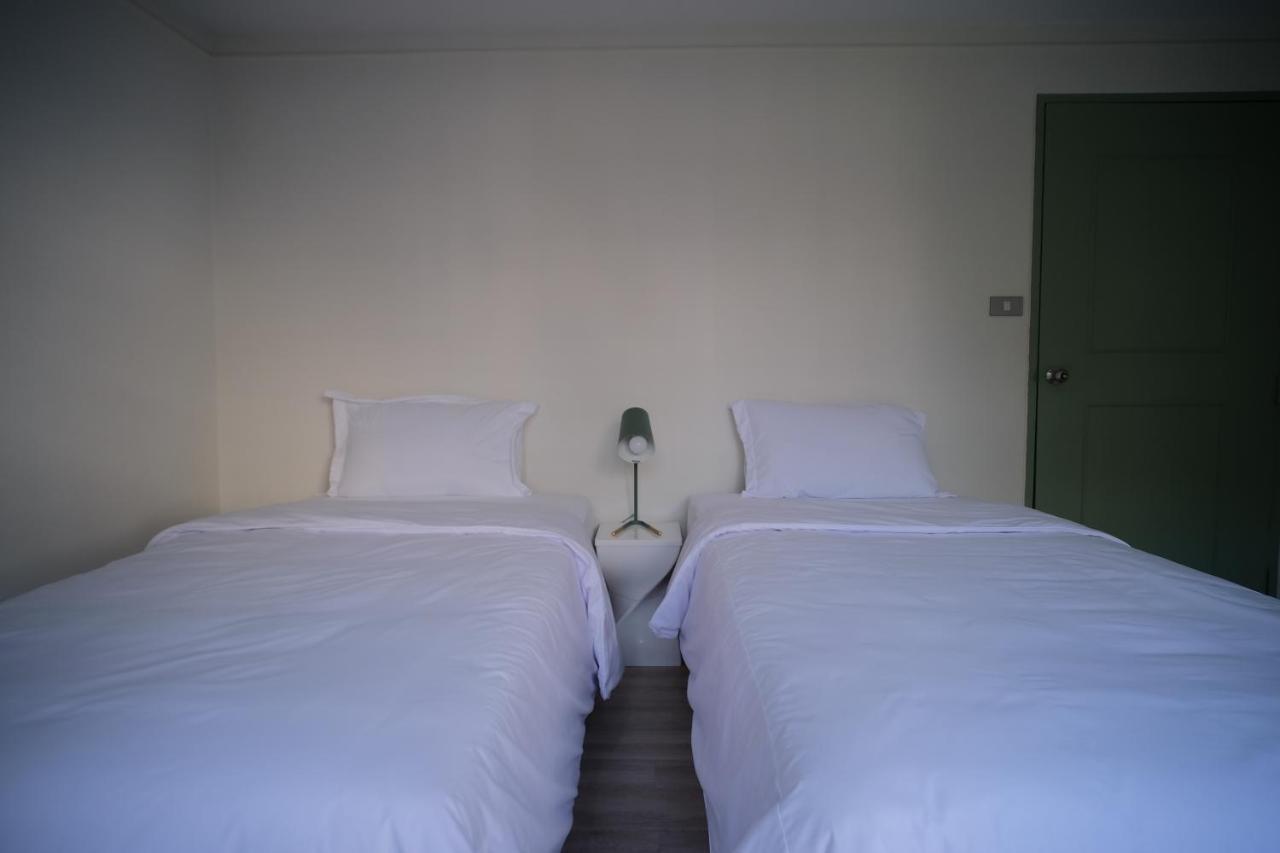 Baan Khun Pra Duplex Rm3 Bangkok Daire Dış mekan fotoğraf